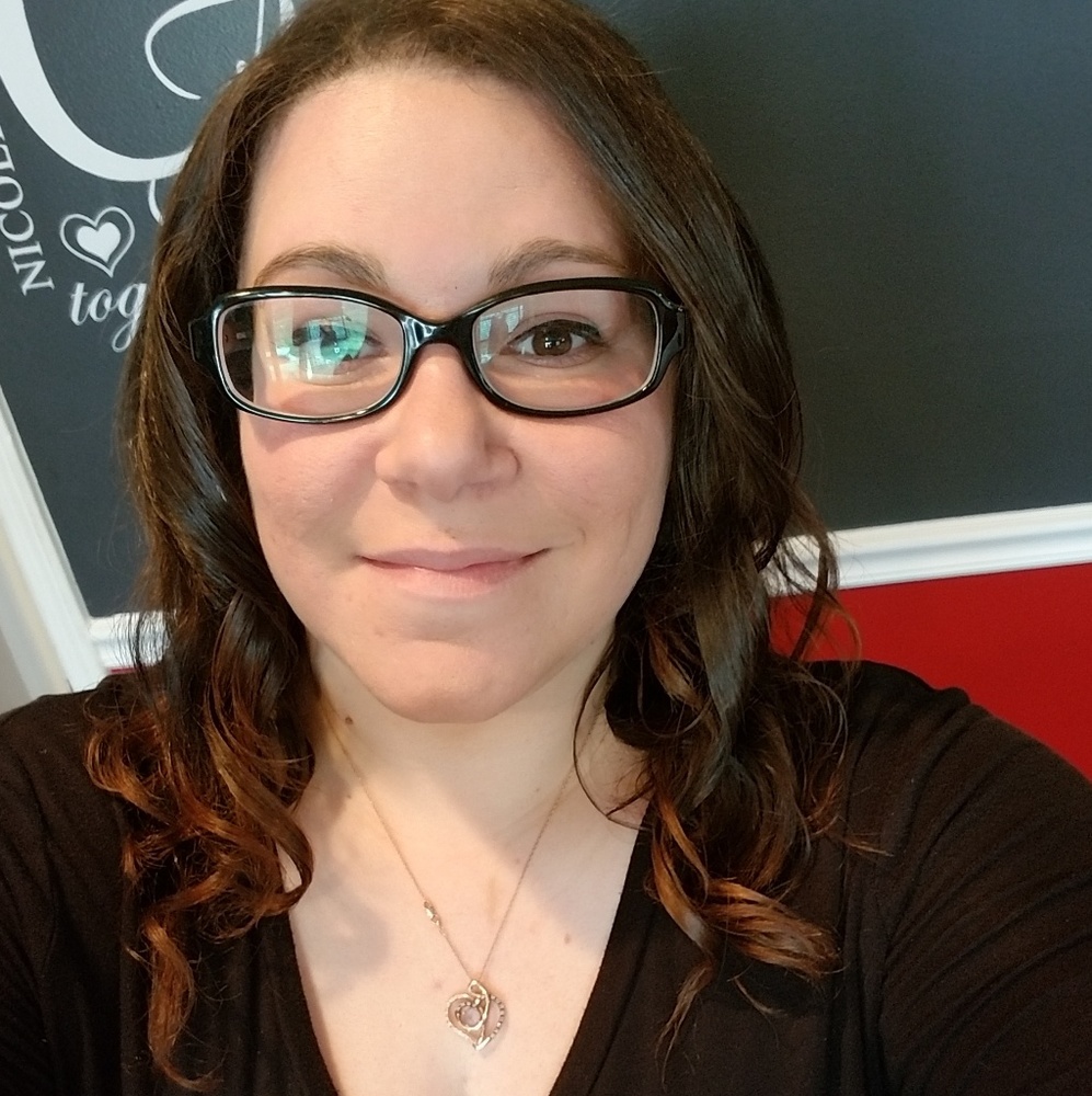 Meet your Posher, Nicole